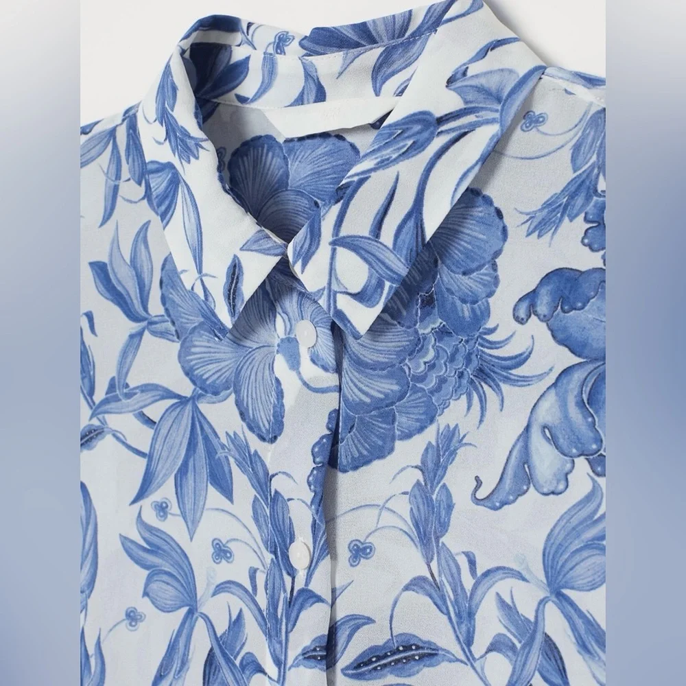 H&M Blue Floral Sleeveless Button-Down Blouse (Size 10 / EUR 42) - Picture 2 of 3